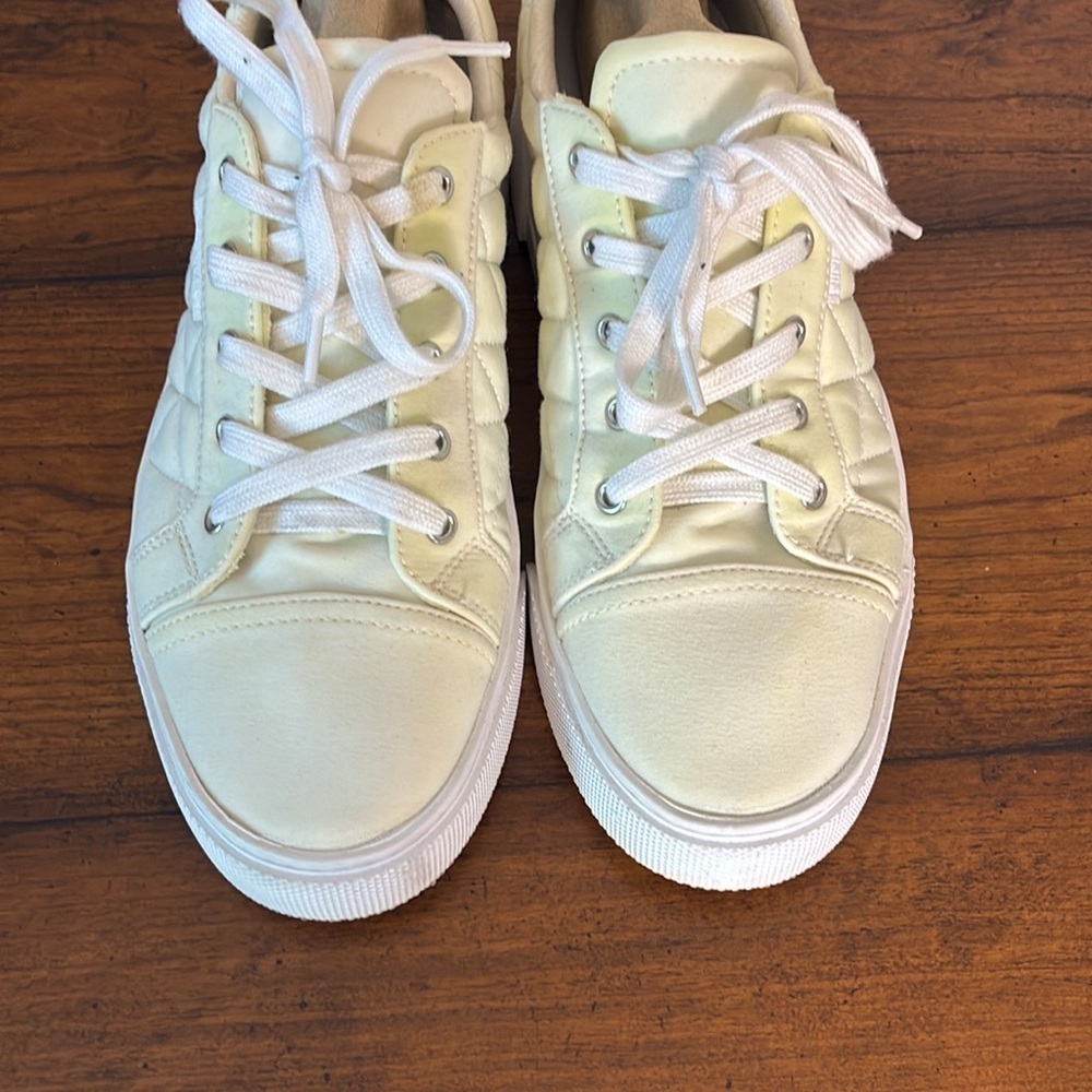 NINE WEST Women 10M Butter Yellow Off White Hola Diamond Quilted Sneaker Classic - Picture 3 of 12